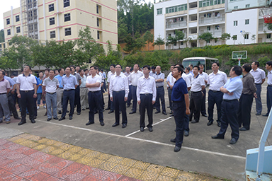南平市市委書記裴金佳、市長林寶金率市委市政府全部領(lǐng)導(dǎo)及各市縣主要領(lǐng)導(dǎo)一行蒞臨我公司視察指導(dǎo)